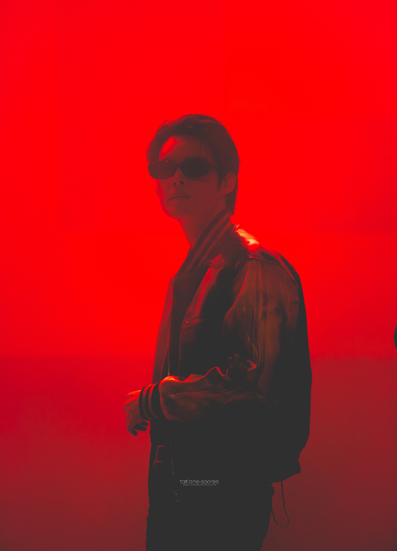 Waybetter · Red portrait sunglasses — Global Warming Tour 2026 Goiânia