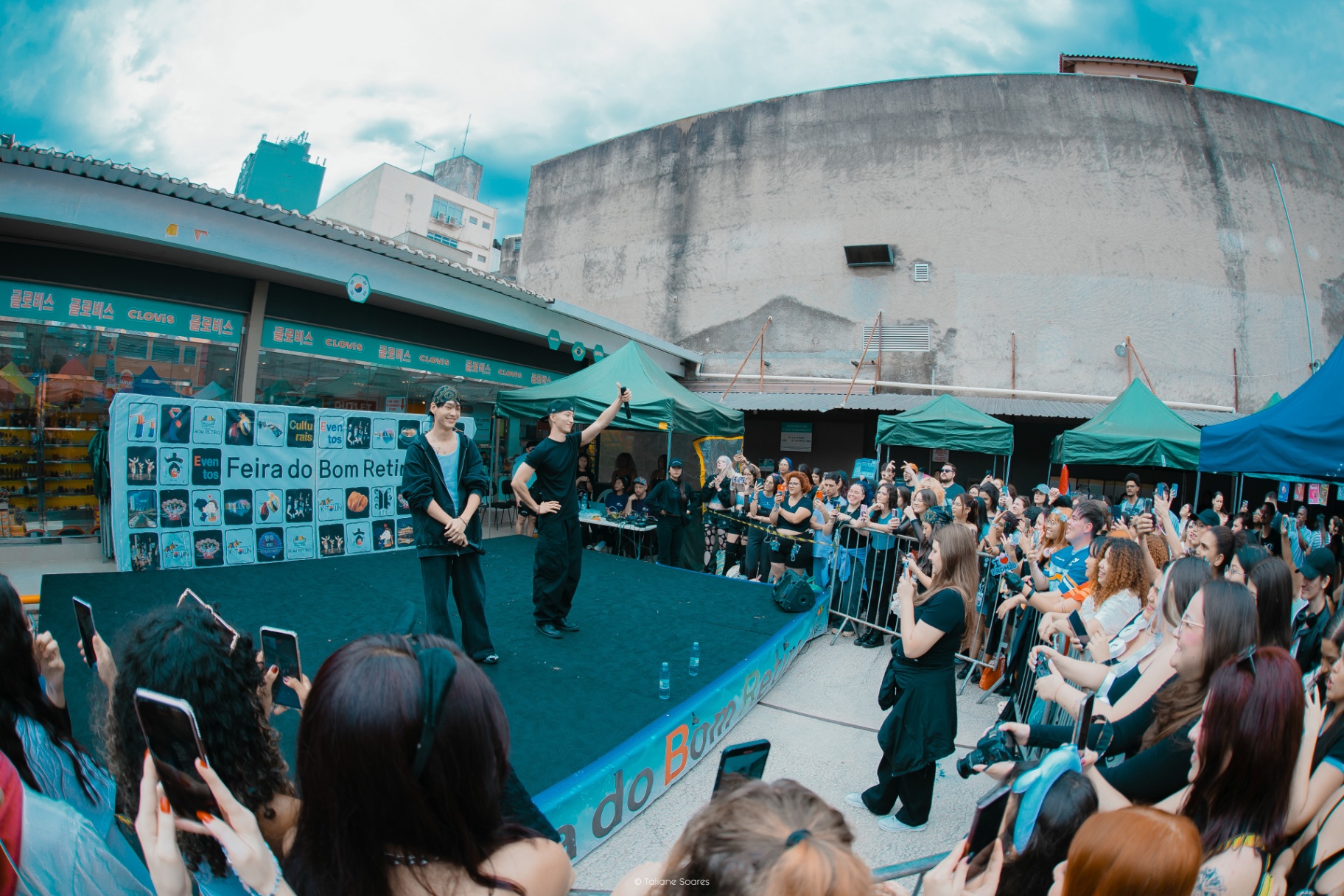 From20 & Hello Gloom · Crowd view — Feira do Bom Retiro 2025