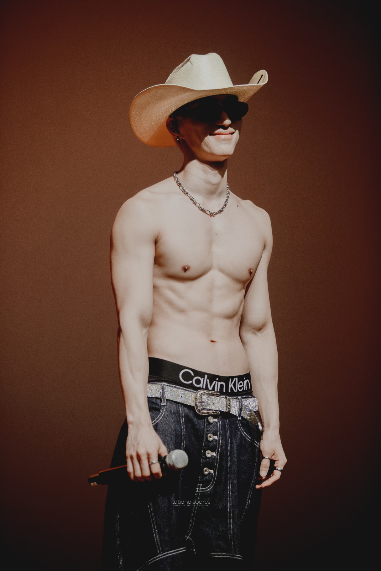 Waybetter · Cowboy hat portrait — Global Warming Tour 2026 Goiânia