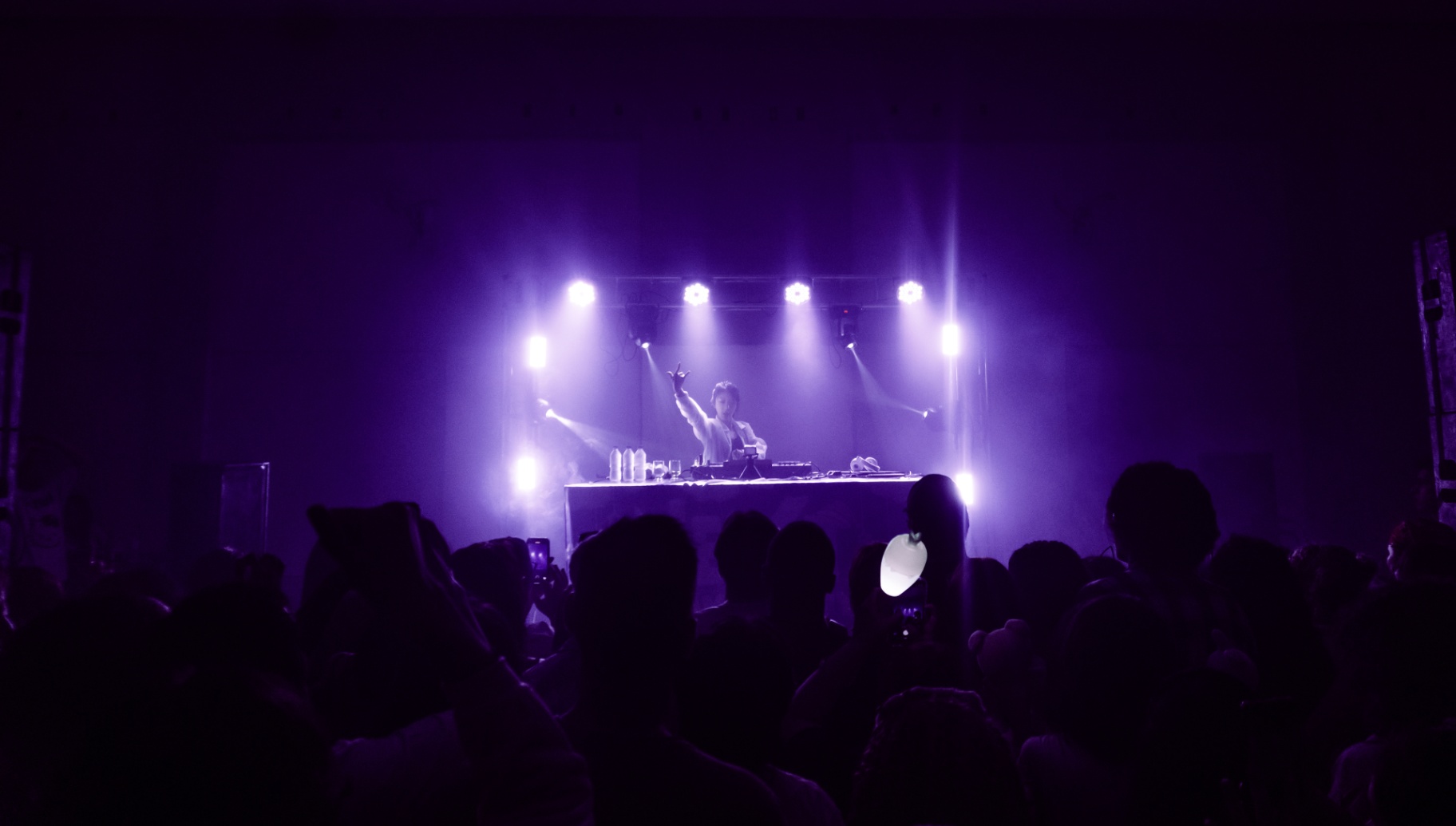 Hyerin of EXID · Purple stage view — Tour Latin America 2026 Goiânia