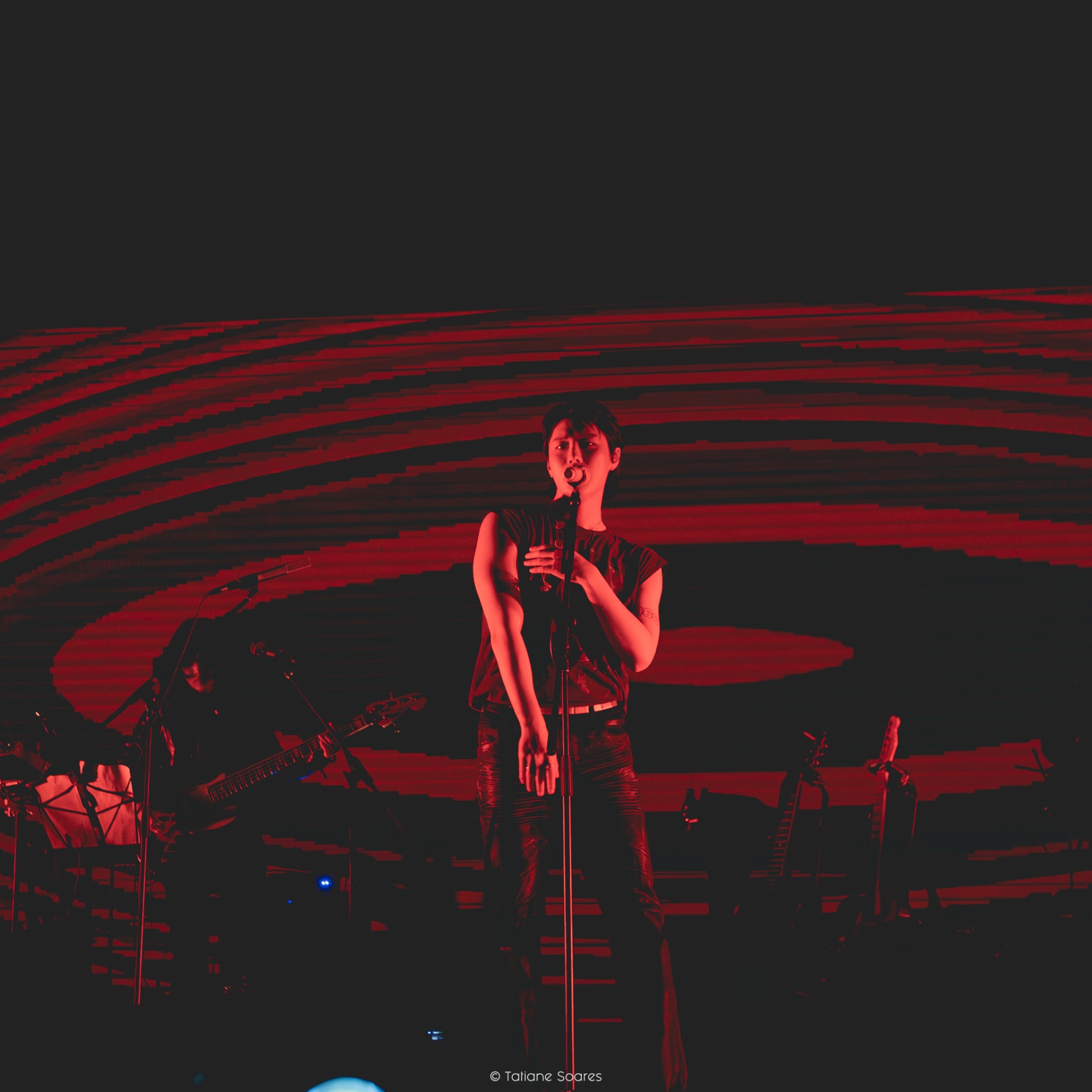 Woodz · Red waves backdrop vocals — Tour Archive.1 São Paulo