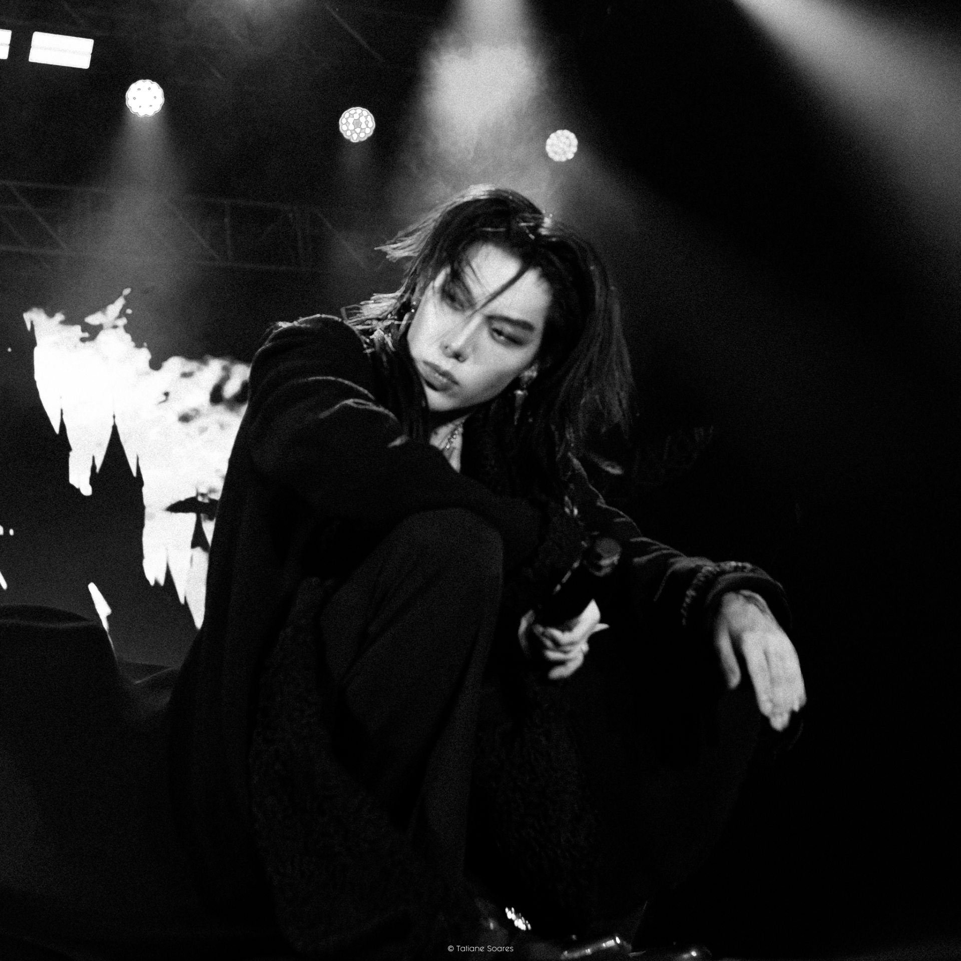 El Capitxn · Crouched pose B&W — Latin America Tour 2026 Brasília