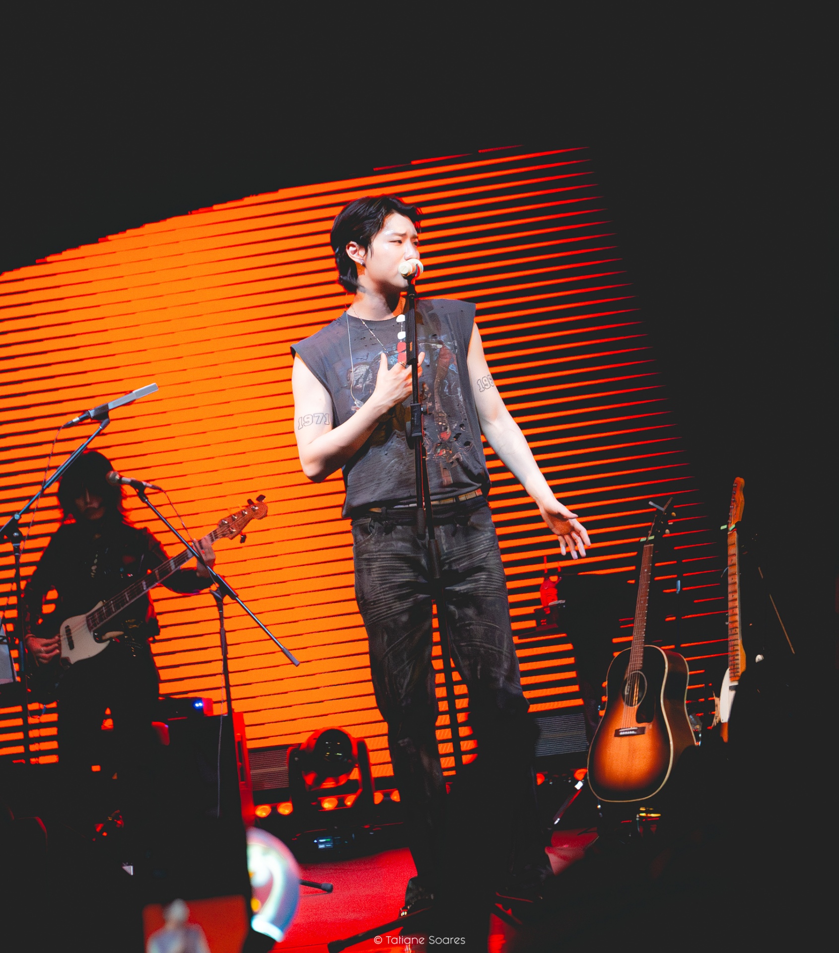 Woodz · Orange stripes backdrop — Tour Archive.1 São Paulo